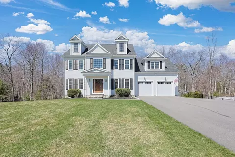 9 Puffer Dr, Mendon, MA 01756