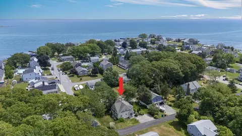 6 North Rd, Mattapoisett, MA 02739