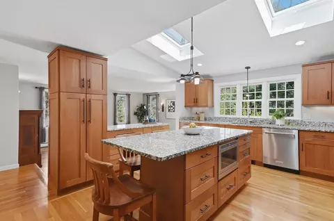 14 Normandy Rd, Lexington, MA 02421 photo 2