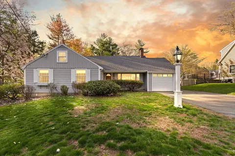 4 Strout Ave, Lynnfield, MA 01940