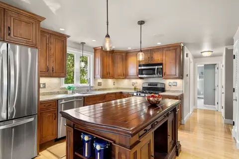 22 Crest Rd, Framingham, MA 01702 photo 11