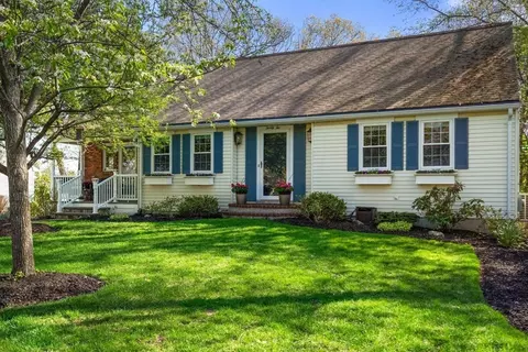 22 Crest Rd, Framingham, MA 01702 photo 2