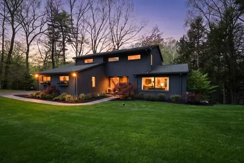 146 Brooks Rd, Longmeadow, MA 01106
