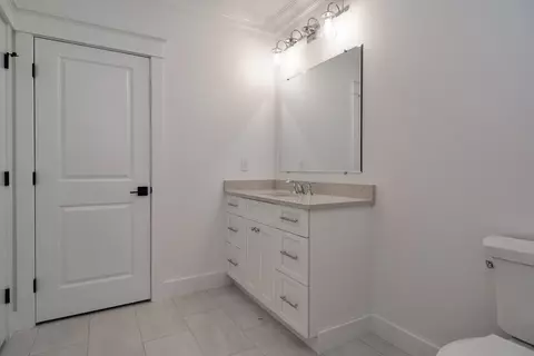 Bath - 26 Valley Rd, Dover, MA 02030 photo 5 of 7