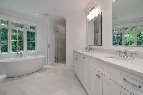 Bath - 26 Valley Rd, Dover, MA 02030 photo 1 of 7