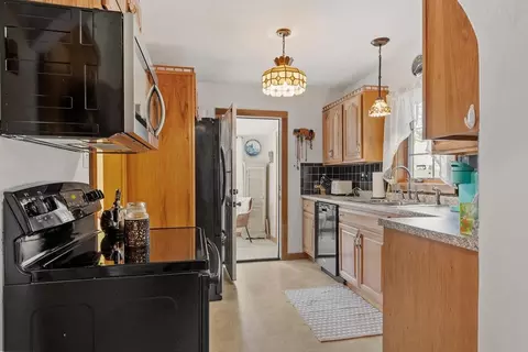 Kitchen - 464 Pinedale Ave, Athol, MA 01331 photo 1 of 3