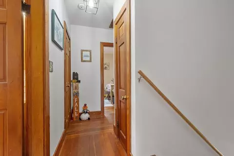 Entry Way - 464 Pinedale Ave, Athol, MA 01331 photo 2 of 2