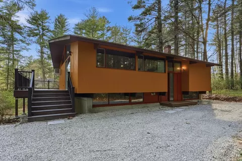 234 Tophet Rd, Carlisle, MA 01741