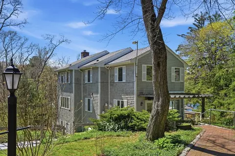 763 Santuit Newtown Rd, Marstons Mills, MA 02648
