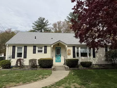 579 Church St, Whitinsville, MA 01588