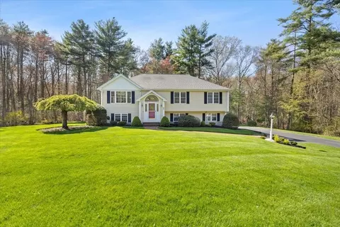95 Eliab Latham Way, East Bridgewater, MA 02333