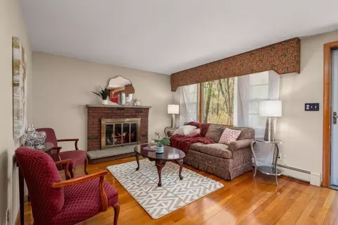 6 Ivy Ln, Reading, MA 01867 photo 4