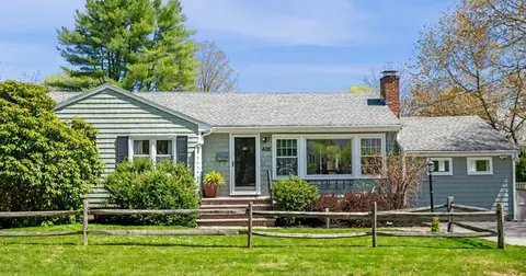 405 Asbury St, Hamilton, MA 01982