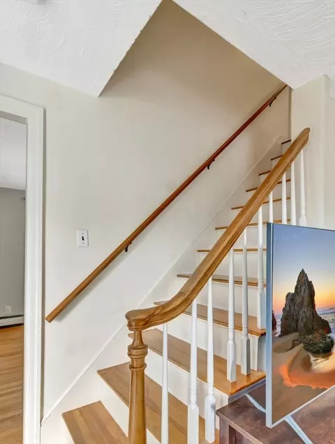 Entry Way - 5 G St, Hull, MA 02045 photo 2 of 2