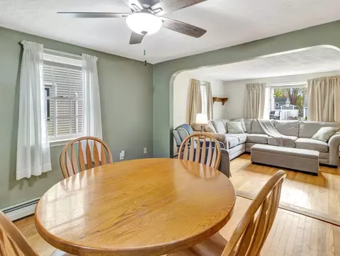 Dining - 5 G St, Hull, MA 02045 photo 2 of 4
