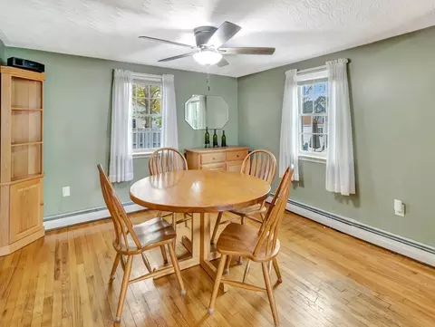Dining - 5 G St, Hull, MA 02045 photo 3 of 4
