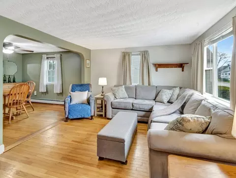 Living - 5 G St, Hull, MA 02045 photo 1 of 2
