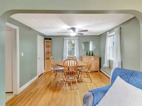 Dining - 5 G St, Hull, MA 02045 photo 1 of 4
