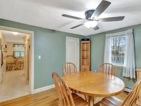 Dining - 5 G St, Hull, MA 02045 photo 4 of 4