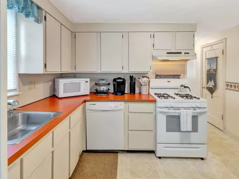 Kitchen - 5 G St, Hull, MA 02045 photo 3 of 4