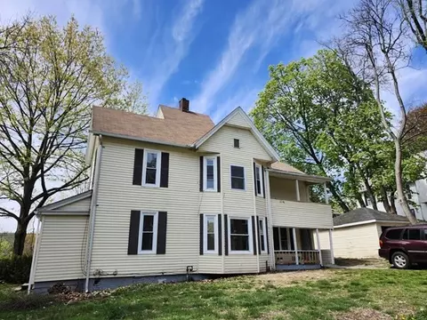 179 Sargeant St, Holyoke, MA 01040