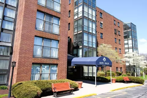 4234 N Main St #208, Fall River, MA 02720