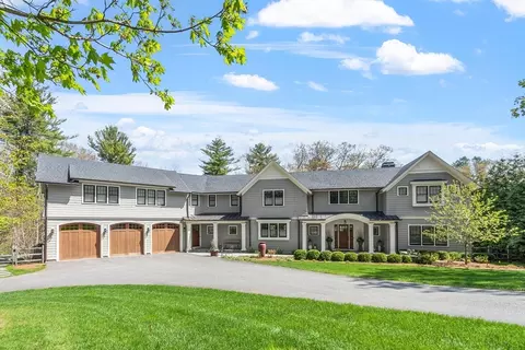 343 Nashawtuc Rd, Concord, MA 01742