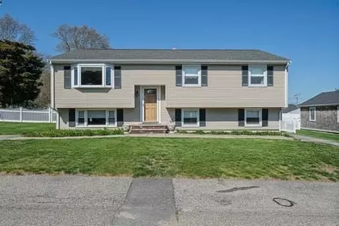 54 Longview Ter, Marshfield, MA 02050