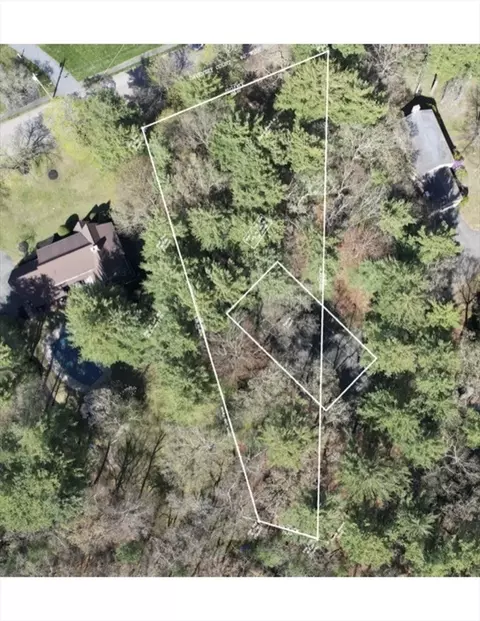 18 Daventry Ct, Lynnfield, MA 01940