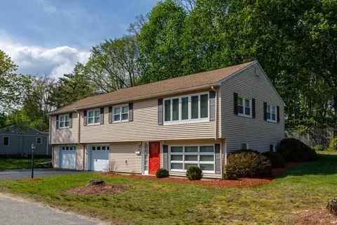13 Regina Dr, Leominster, MA 01453