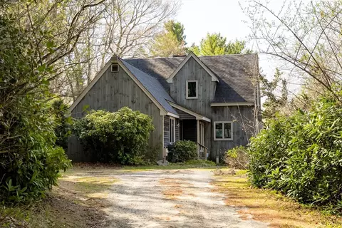 1 Franklin Pl, Duxbury, MA 02332