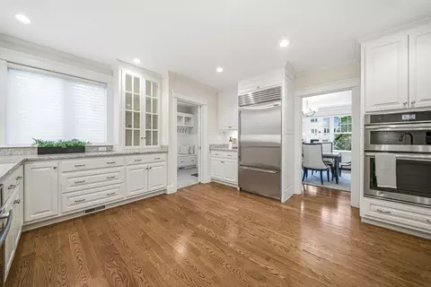 Kitchen - 35 Marshall Rd, Wellesley, MA 02482 photo 3 of 4