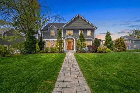 Exterior - 35 Marshall Rd, Wellesley, MA 02482 photo 3 of 6
