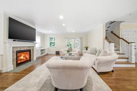 Living - 35 Marshall Rd, Wellesley, MA 02482 photo 1 of 7