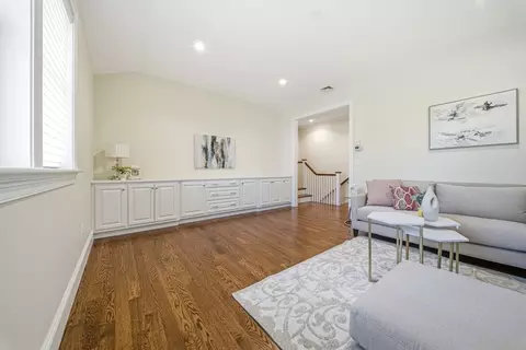 Living - 35 Marshall Rd, Wellesley, MA 02482 photo 7 of 7