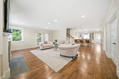 Living - 35 Marshall Rd, Wellesley, MA 02482 photo 3 of 7