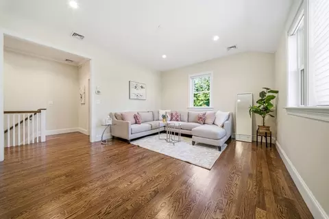 Living - 35 Marshall Rd, Wellesley, MA 02482 photo 6 of 7