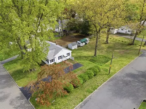 129 Cooper St, Springfield, MA 01108