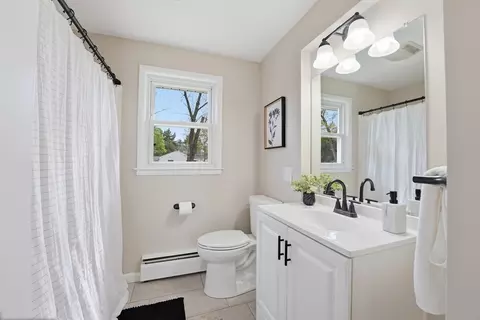 Bath - 129 Cooper St, Springfield, MA 01108 photo 1 of 2