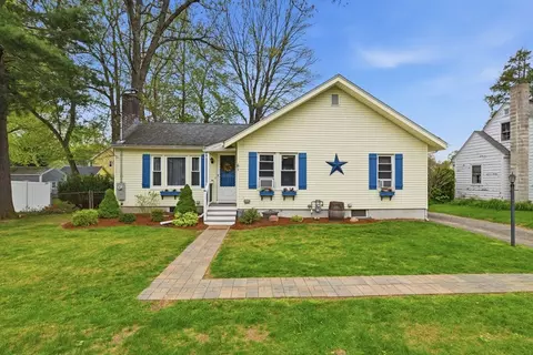 61 Wood Ave, East Longmeadow, MA 01028