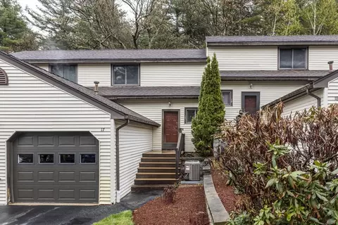 17 Centercrest Dr #17, Tyngsborough, MA 01879