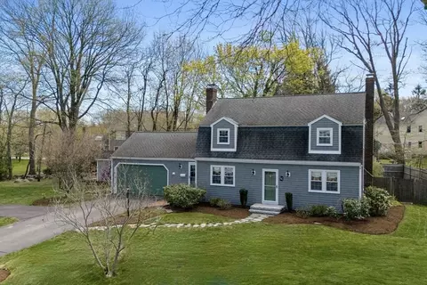 14 Christopher Ln, Scituate, MA 02066