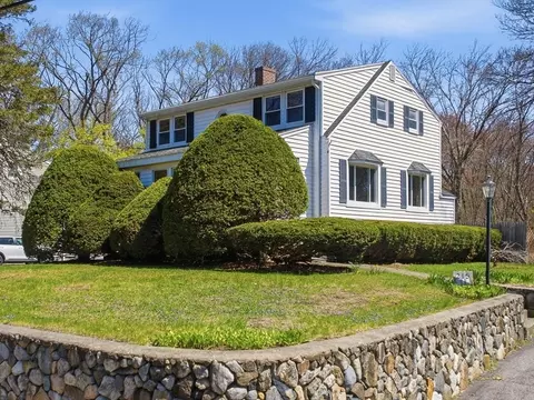 215 Pearl St, Reading, MA 01867