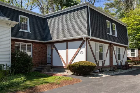 32 Linden St #5, Wellesley, MA 02482