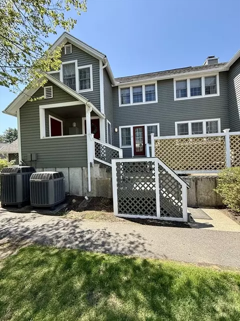 21 Amity Pl #21, Amherst, MA 01002