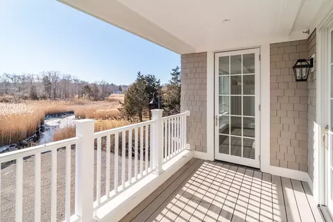 87 Elm St #215, Cohasset, MA 02025