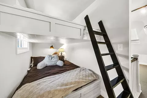 Bedroom - 77 Brook Rd, Weston, MA 02493 photo 3 of 3