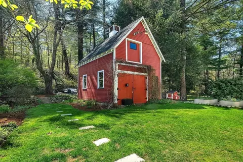 Exterior - 77 Brook Rd, Weston, MA 02493 photo 8 of 13