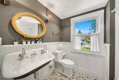 Bath - 77 Brook Rd, Weston, MA 02493 photo 3 of 4