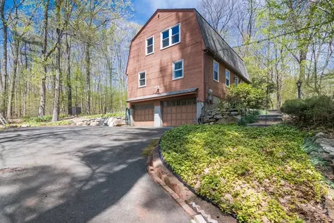 34 Allen Rd, Belchertown, MA 01007